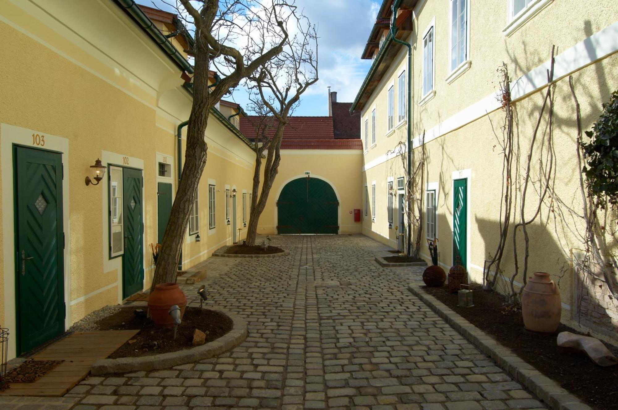 Hotel Landhaus Moserhof Гумпольдскирхен Экстерьер фото